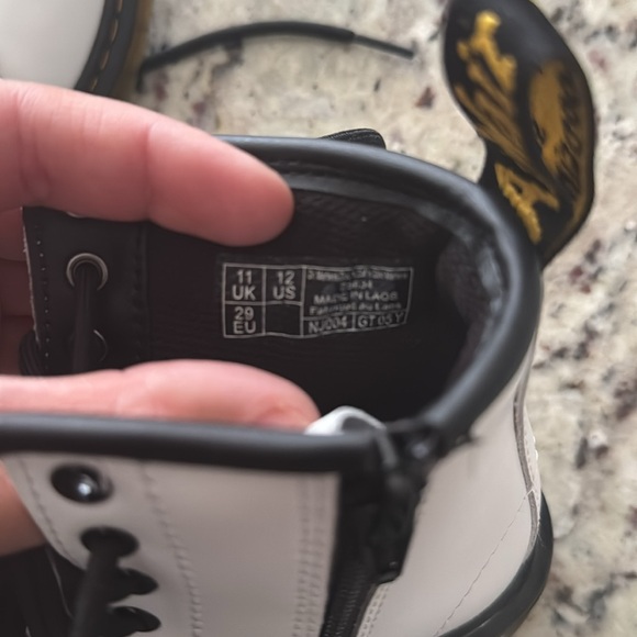 New Dr. Martens kids boots - 11c - Picture 6 of 6